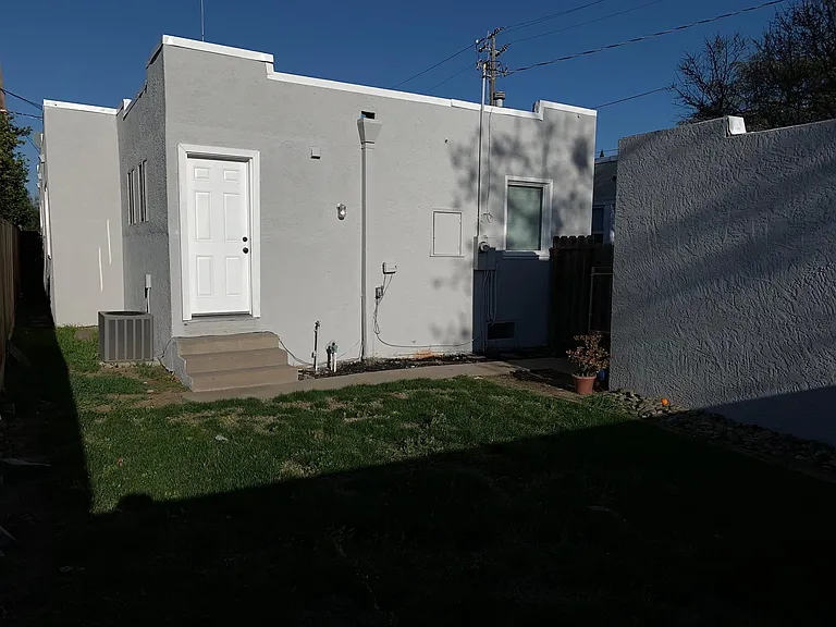 208 N 2nd Ave — Photo 21