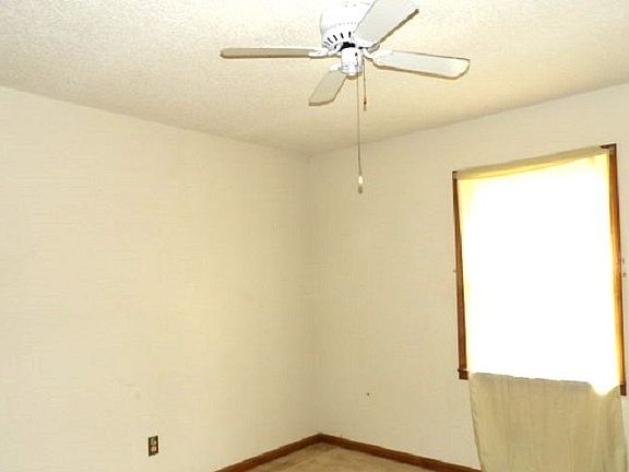 5th image of 43 Harrison Dr