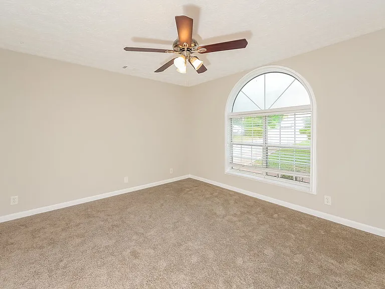 5406 Cindy Ln SE — Photo 9