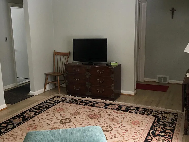 879 Saint Clair St — Photo 2