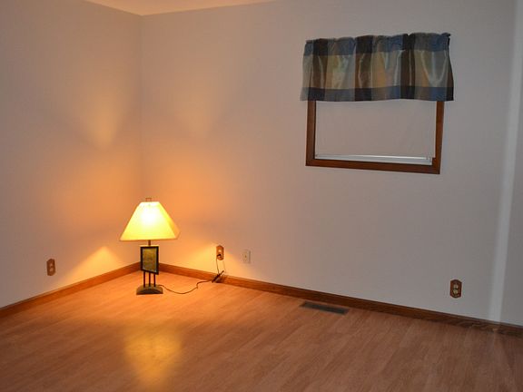 5th image of 3232 Lynwood Ave