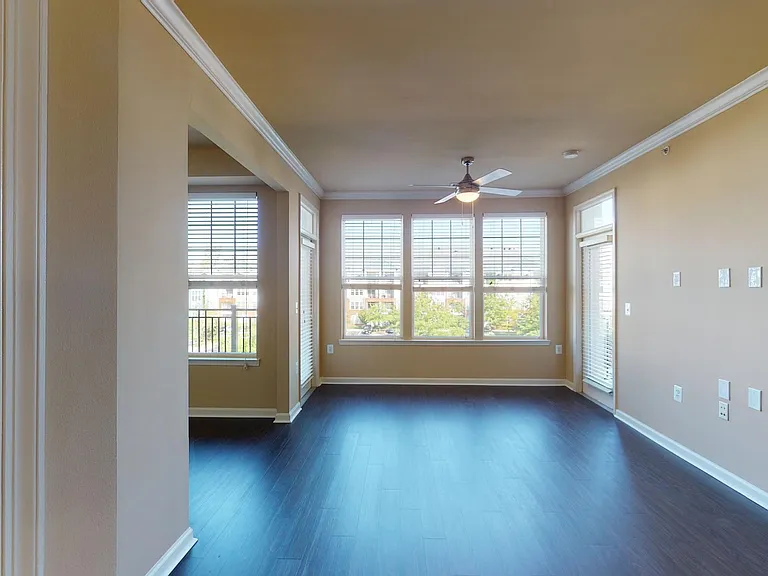 Signal Hill Apartment Homes — Photo 46