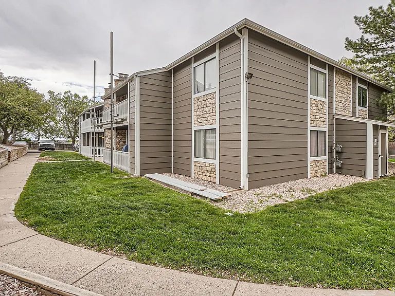 18043 E Ohio Ave #103 — Photo 2
