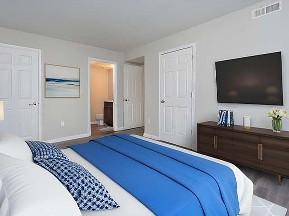 3rd image of 200 Westminster Dr Unit H88