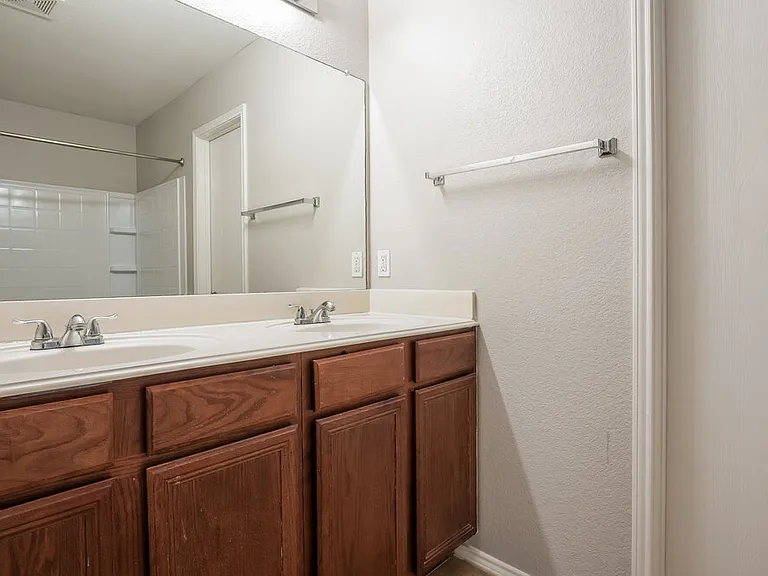1625 Grassy View Dr — Photo 15