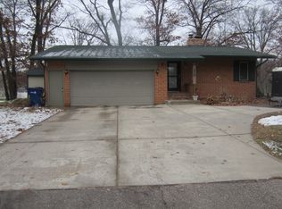 1727 Oregon Trl, Saint Cloud, MN 56301