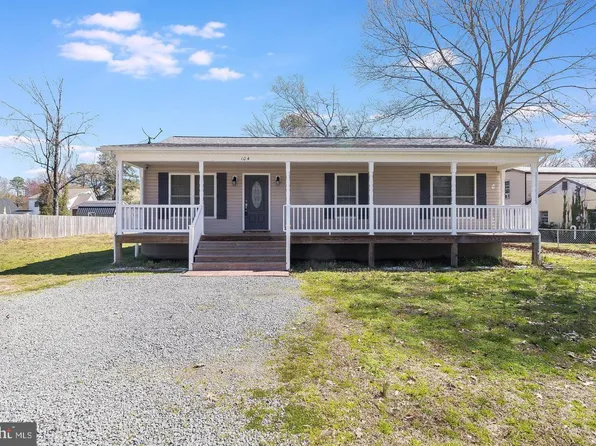 104 Westmoreland Dr, Colonial Beach, VA 22443