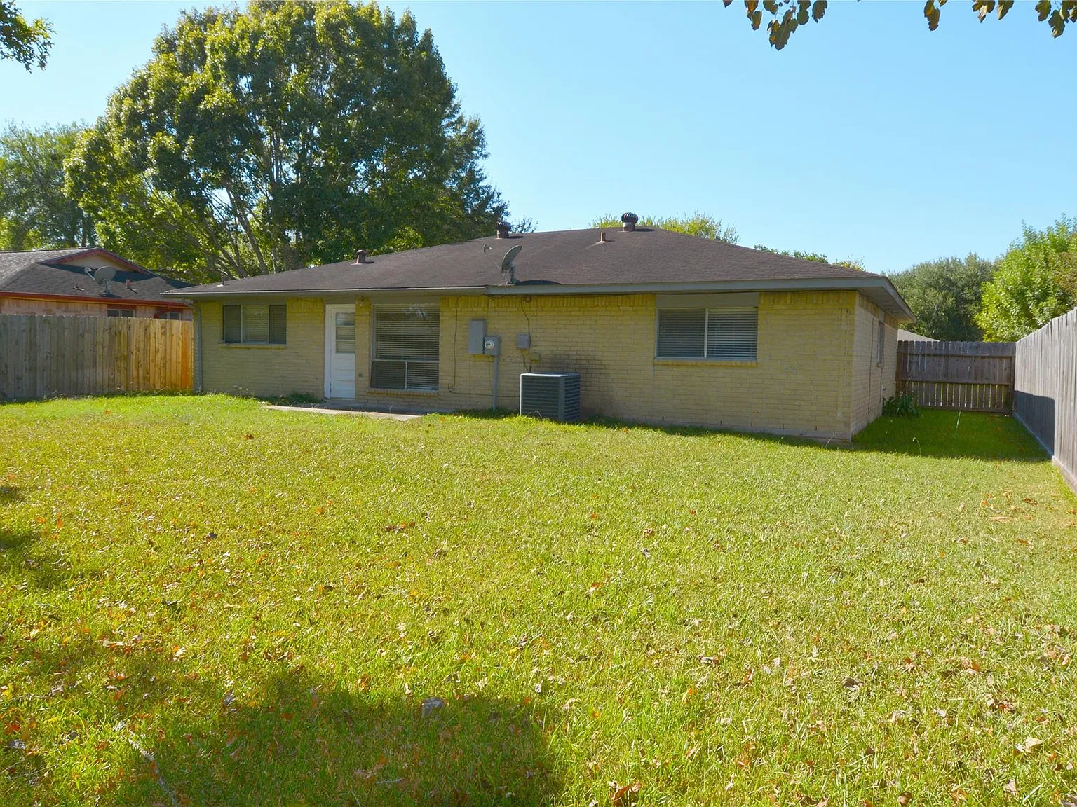 4 bed, 2.0 bath, 1568 sqft, $2,000 — Photo 3