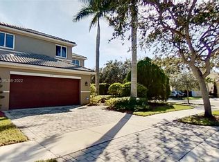 719 Bald Cypress Rd, Weston, FL 33327