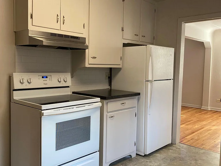 1181 Newport St — Photo 6