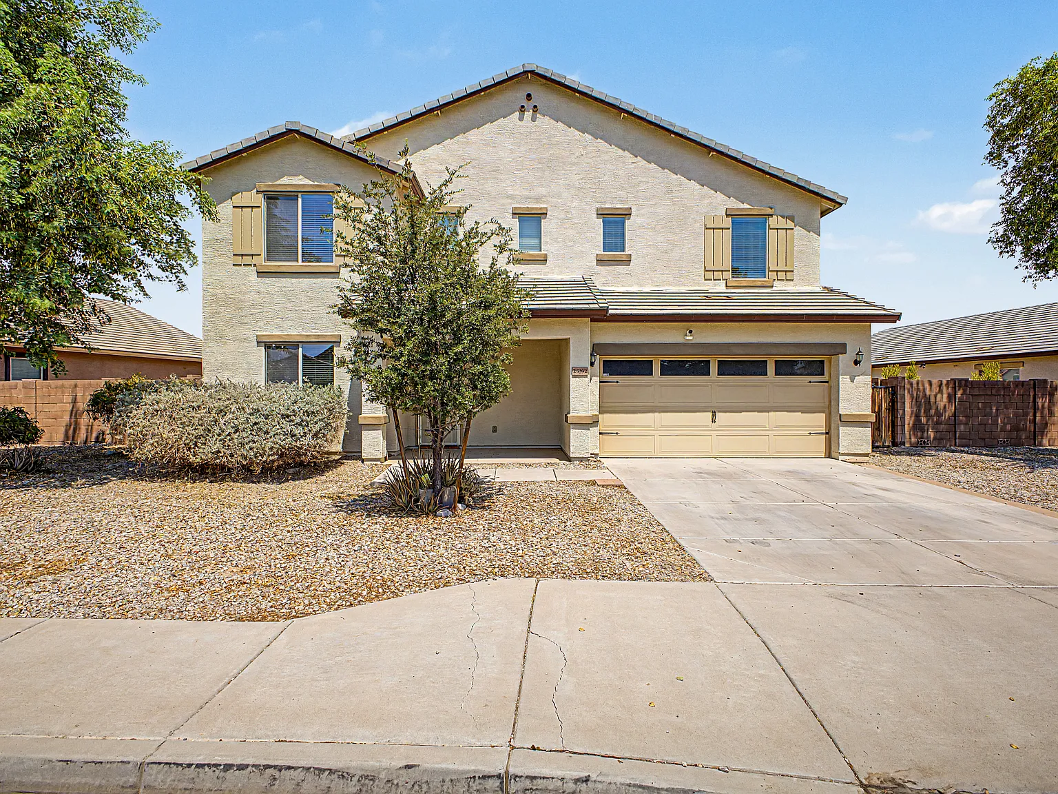 5 bed, 2546 sqft, $800 — Photo 1