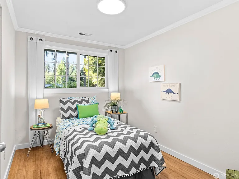 9528 Woods Pl — Photo 16