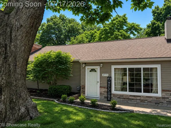 4775 Lake Grove Dr, White Lake, MI 48383