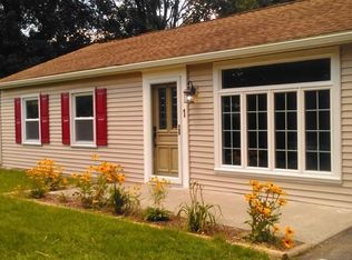 1 Franklin Rd, Hyde Park, NY 12538