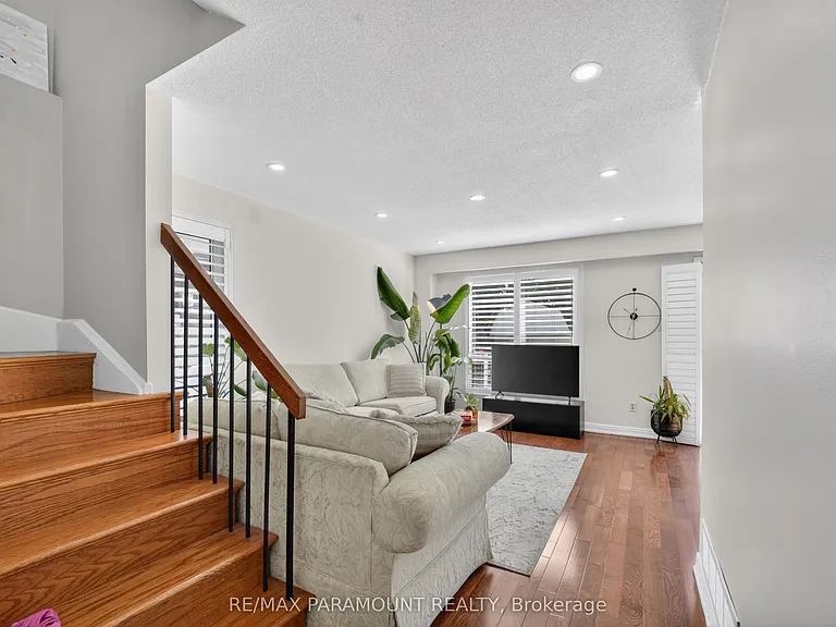 32 Fanshawe Dr — Photo 6
