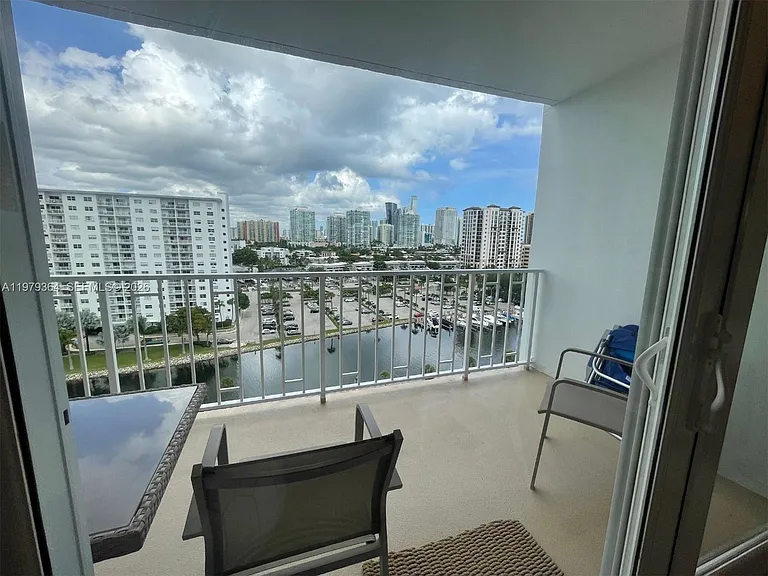 500 Bayview Dr #1123 — Photo 7
