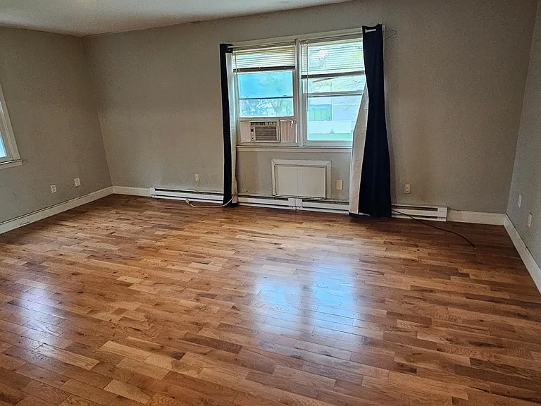 156 Bull Hill Ln #B — Photo 3