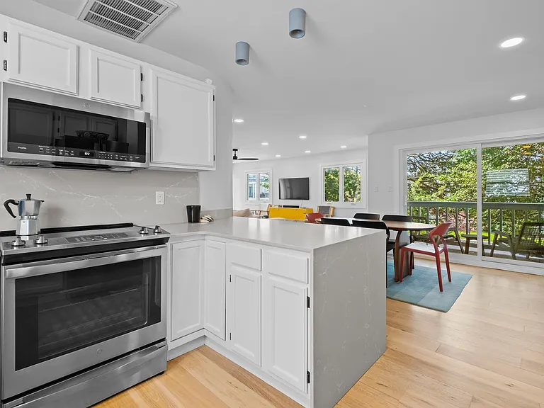 9417 Winchester Ave #A — Photo 9