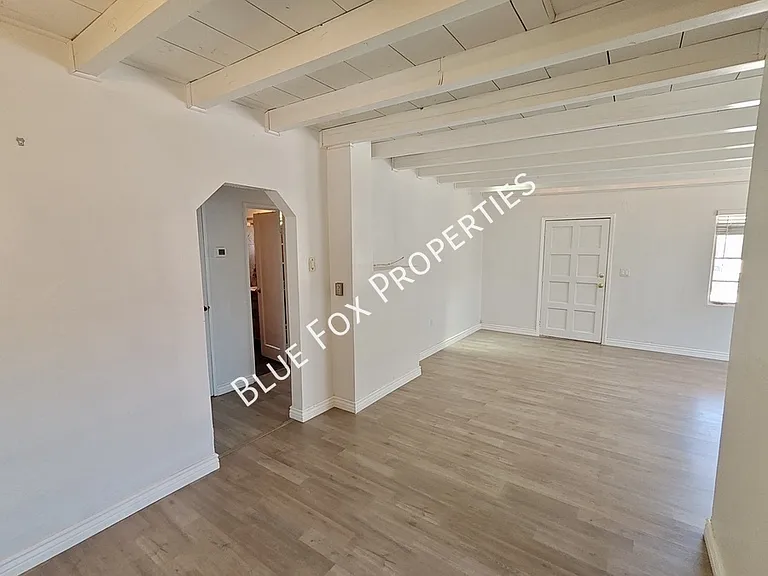 2233 N Isabel Blvd — Photo 16