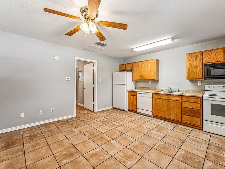 1610 W Hyman St #0 — Photo 10
