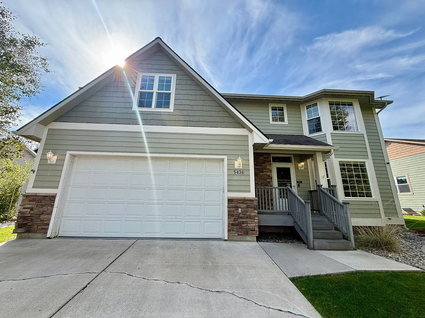 Gorgeous 4 Bed/2.5 Bath in Lower Miller Creek — Photo 2