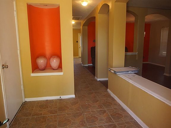 3rd image of 1402 Hunter Ridge Ct