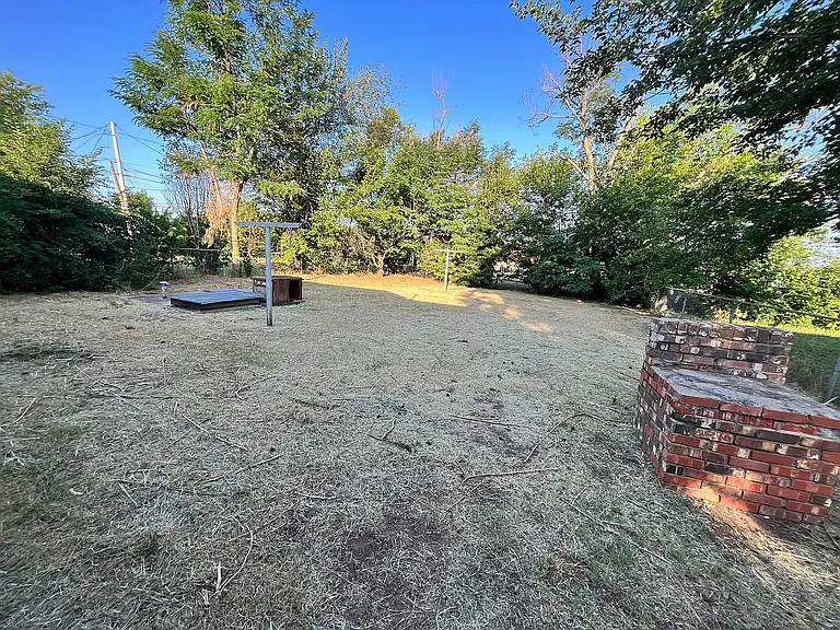 1407 Felix Pl — Photo 10