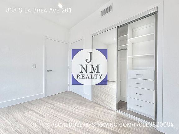5th image of 838 S La Brea Ave #201