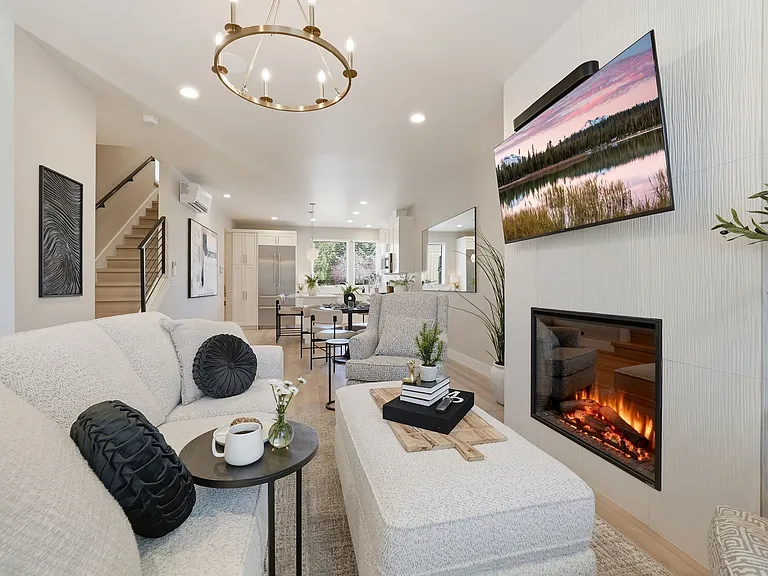 330 NE Quimby Ave #2 — Photo 9