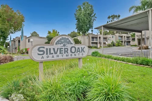 Silver Oak Apartments Photo 1