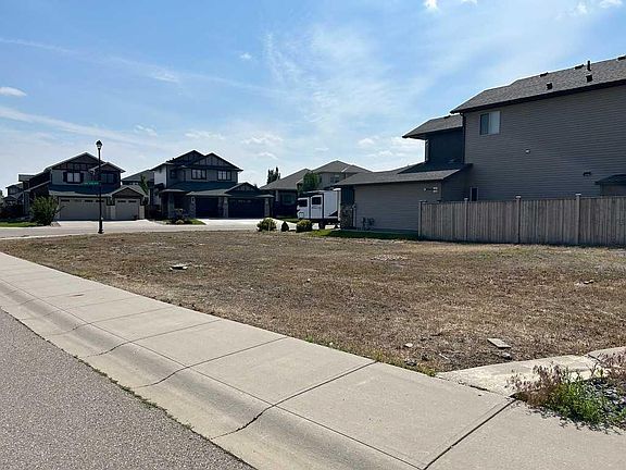 3rd image of 14 Canyon Estates Ln W