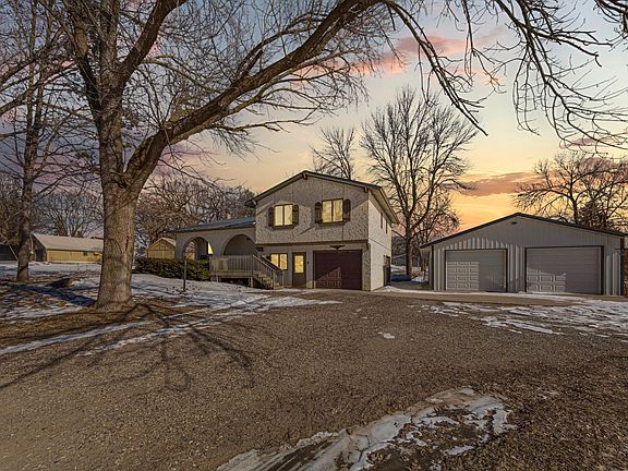 2nd image of 51489 Southridge Ln