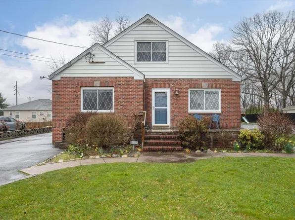 12 Eton Street, Melville, NY 11747