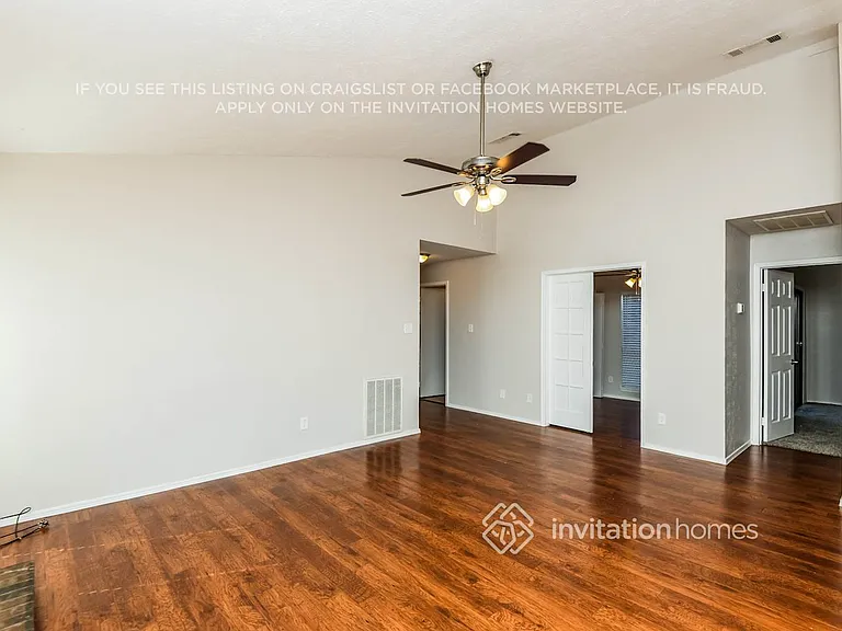 4245 Periwinkle Dr — Photo 3