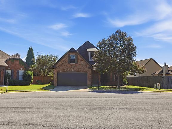 2nd image of 2304 Dunbar Cir