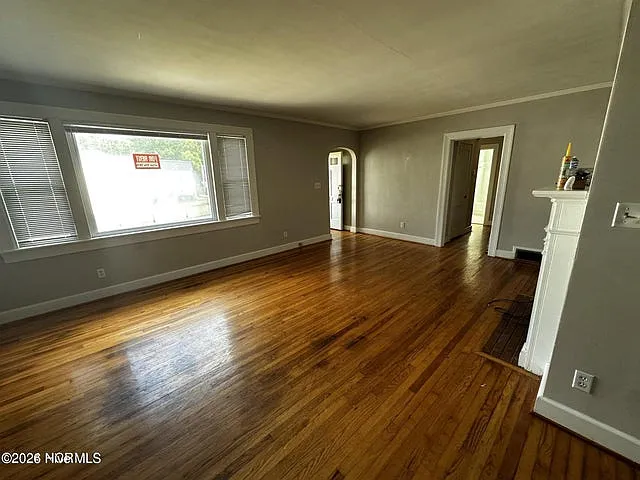 702 E 3rd St — Photo 3