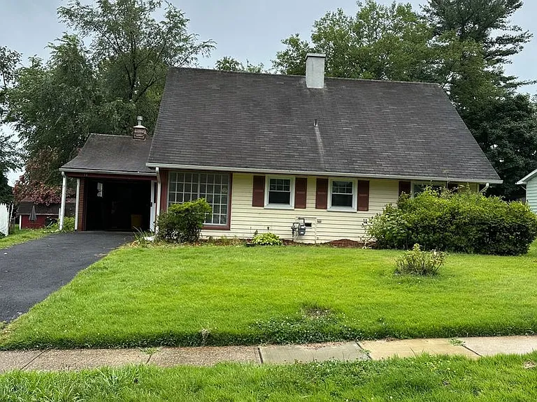 16 Marshal Ln — Photo 1