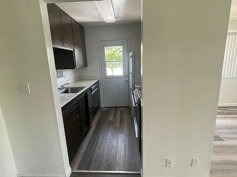 3713 Park Dr #4 — Photo 2