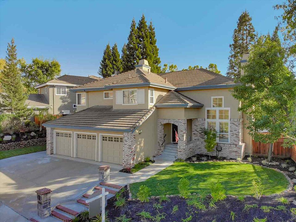 1st image of 668 Dunhill Dr
