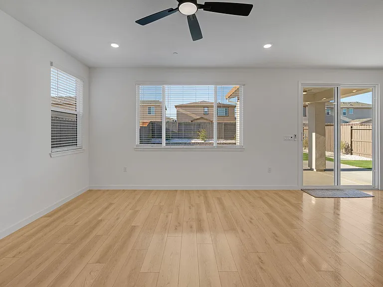 12628 Hereford Ave — Photo 8
