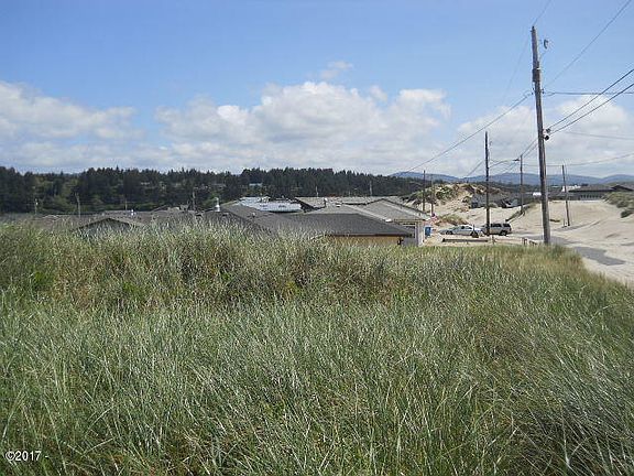 3rd image of 121 NW Oceania Dr