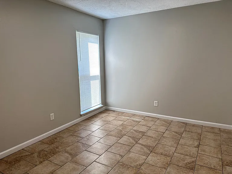 32 Markwest Cv #L — Photo 8