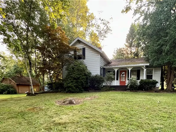 3590 Ridge Rd, Cortland, OH 44410