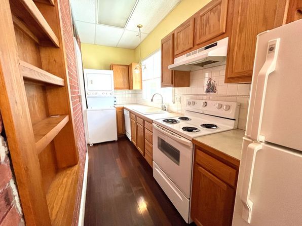 222 S 8th St APT 3