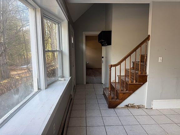 3rd image of 306 Empire Road