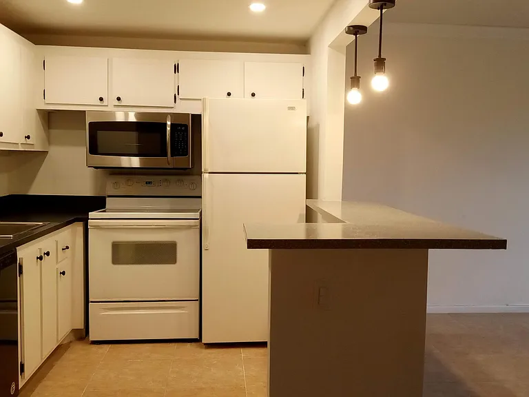 16 Dorset Dr #A — Photo 1
