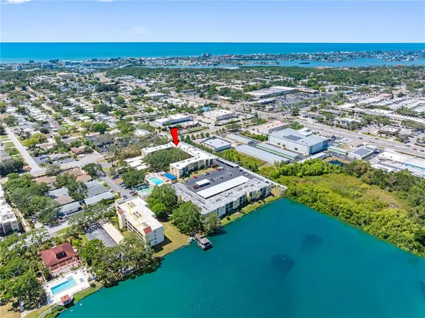 11485 Oakhurst Rd #312, Largo, FL 33774