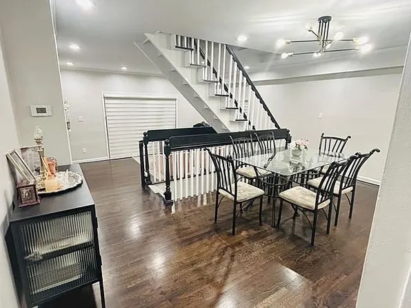 281 Beach 16 St, Far Rockaway, NY 11691