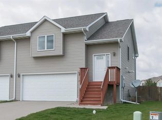 1537 Deerfield Dr, North Liberty, IA 52317