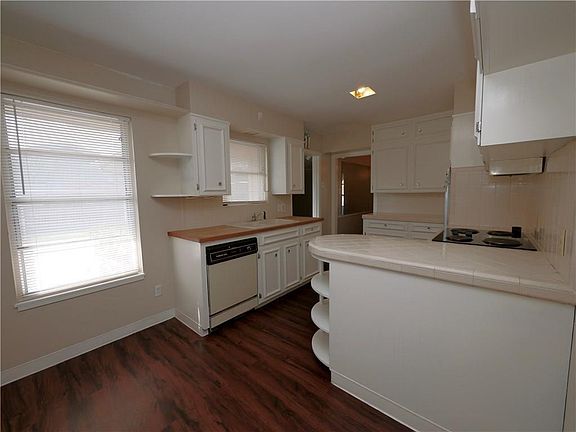 2nd image of 449 Parade Dr